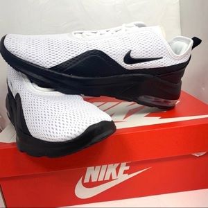 Women’s Nike Air Max Motion 270 Running Shoes